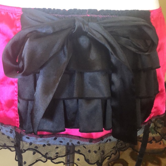 VICTORIA SECRET sz M/L Ruffle-Butt Full Garter NEW - Picture 12 of 13